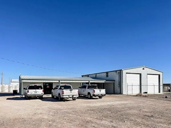 $1,400,000 | 3050 Highway 17, Pecos, TX 79772