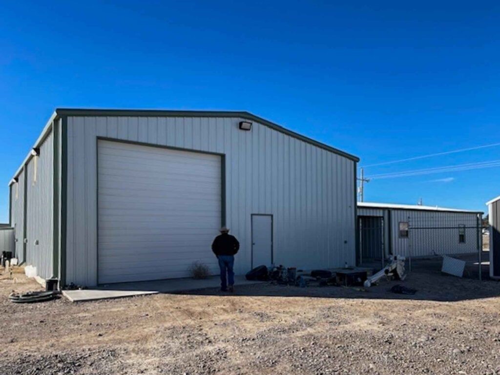 3050 Highway 17 Pecos, TX 79772 - Photo 20 of 22 a backyard of a house with seating space
