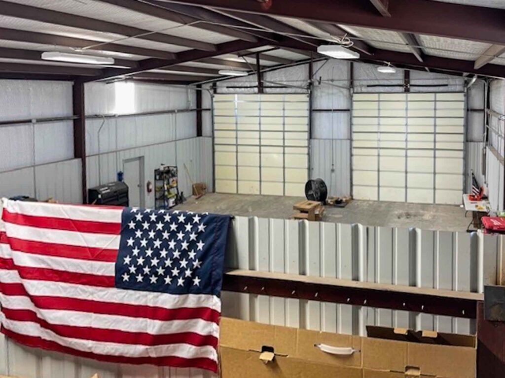 3050 Highway 17 Pecos, TX 79772 - Photo 4 of 22 a bedroom with a bed and window