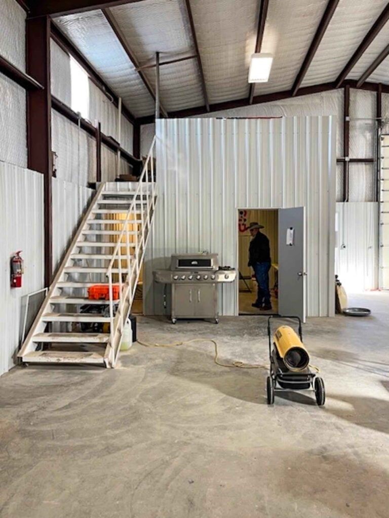3050 Highway 17 Pecos, TX 79772 - Photo 5 of 22 a living room with furniture and a fireplace