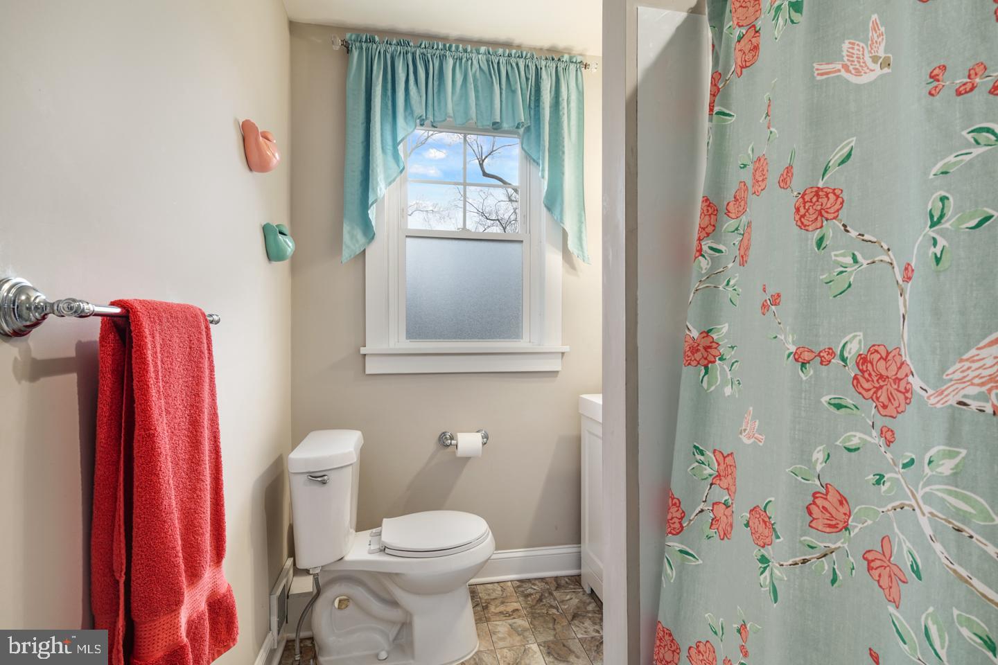 158 Lafayette Road Audubon, NJ 08106 - Photo 19 of 30 Full bath - upper level.