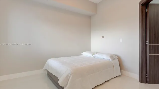 $6,250 | 2020 North Bayshore Drive, Unit 1905, Miami, FL 33137