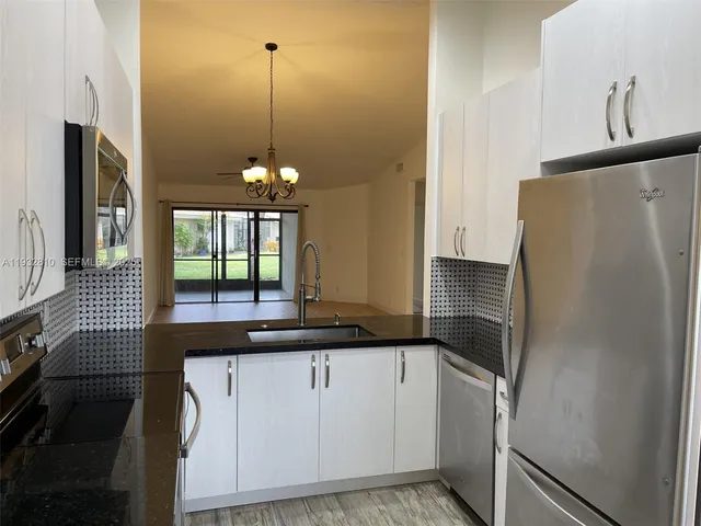 $3,300 | 16606 Greens Edge Circle, Unit 87, Weston, FL 33326