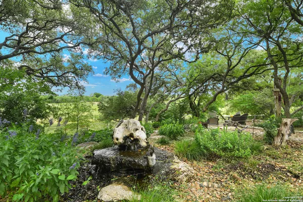 a view of a front of house with a yard