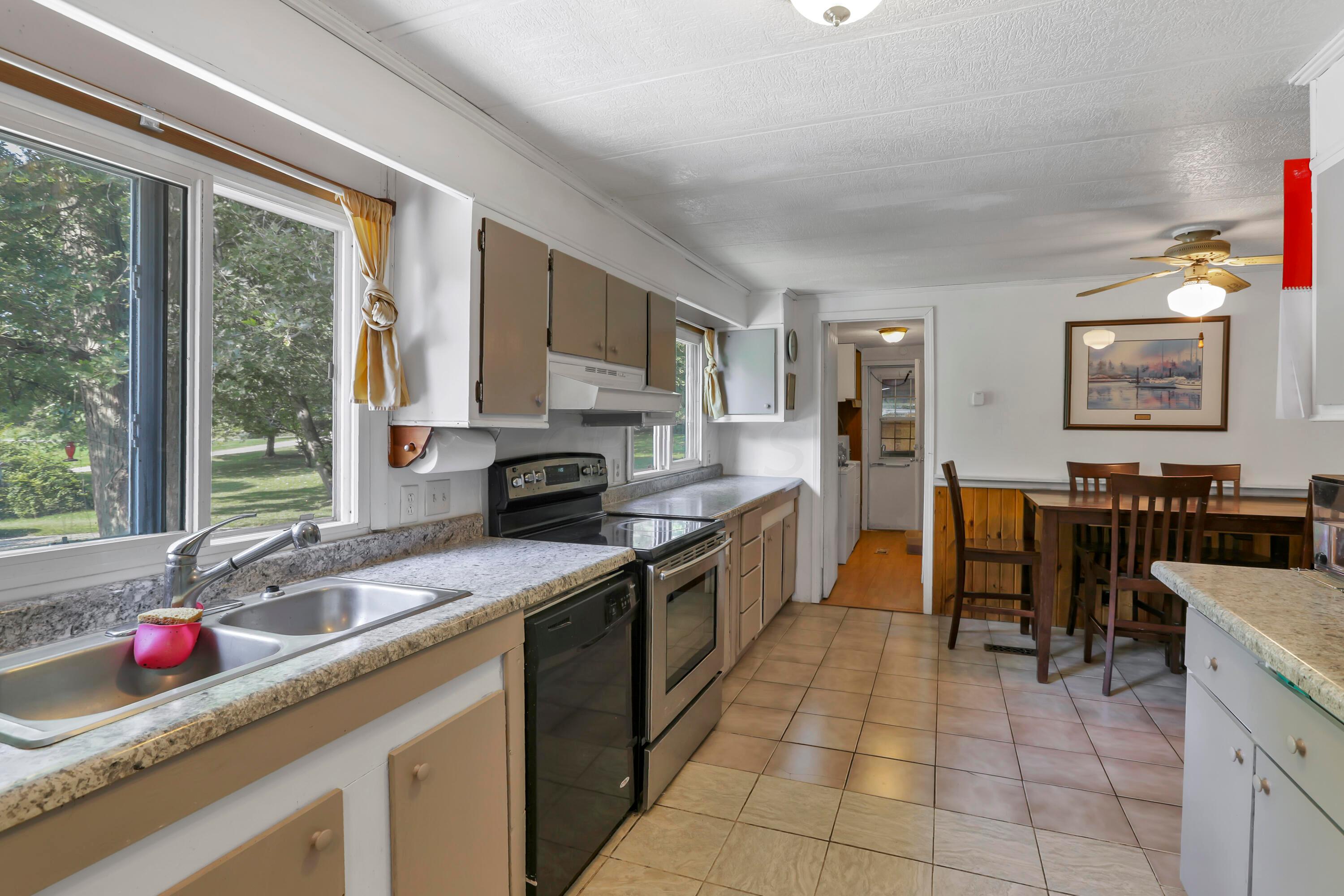 6585 York Road Southwest Pataskala, OH 43062 - Photo 11 of 38 Gallery Image 11