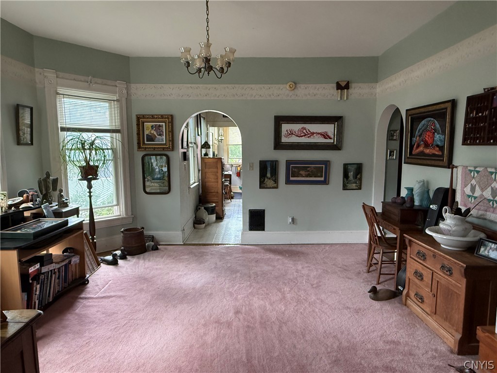 328 Elizabeth Street Oneida, NY 13421 - Photo 2 of 20