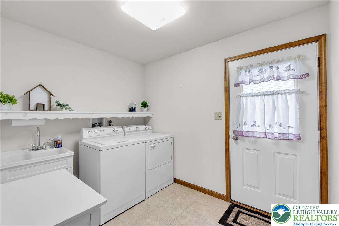 461 East Beil Avenue Nazareth, PA 18064 - Photo 21 of 64 a utility room with cabinets washer and dryer