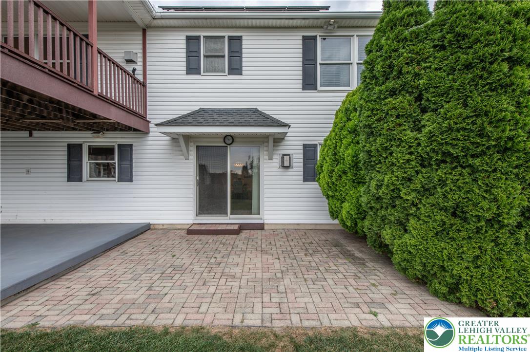 461 East Beil Avenue Nazareth, PA 18064 - Photo 56 of 64 a front view of a house with a garden