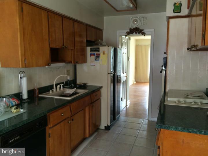 3725 Lankenau Road Philadelphia, PA 19131 - Photo 6 of 11 Gallery Image 6