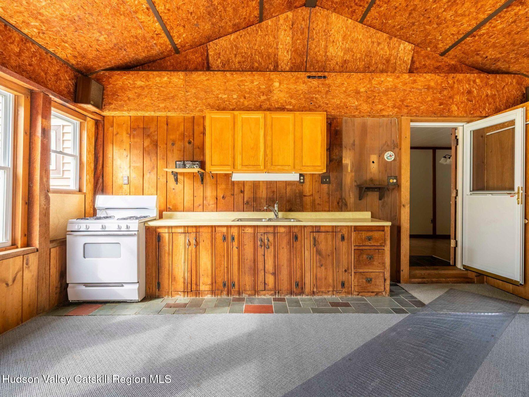 33 Reservoir Road Marlboro, NY 12542 - Photo 27 of 52 photo_online_027