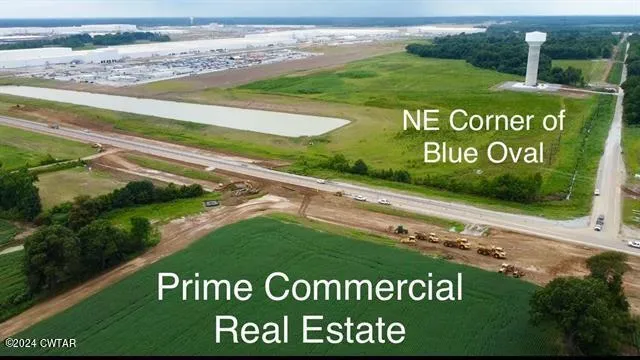 a view of outdoor space with a garden park