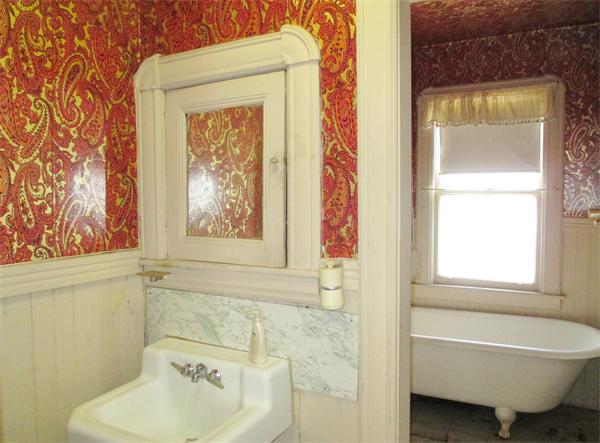 533 Dickinson Street Springfield, MA 01108 - Photo 9 of 14 Gallery Image 9