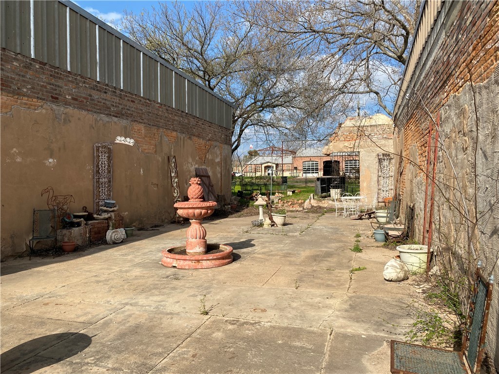 720 South Main Calvert, TX 77837 - Photo 13 of 22