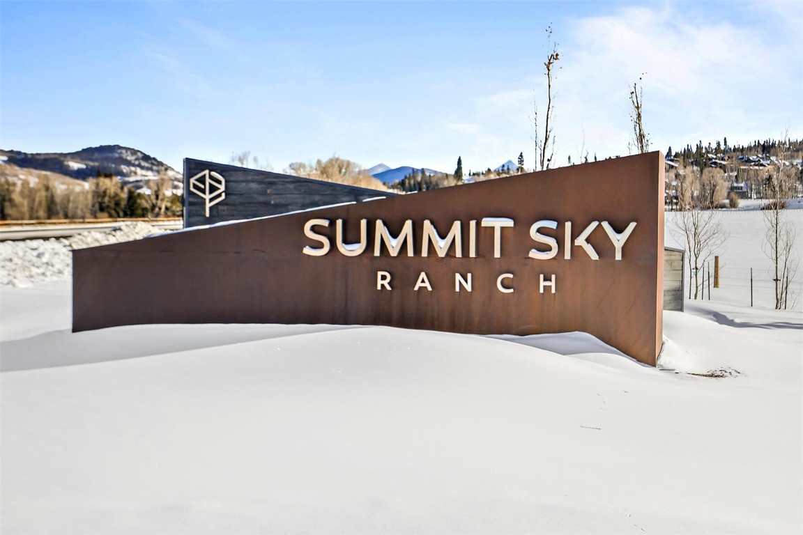 62 Vendette Road Silverthorne, CO 80498 - Photo 35 of 35 a close up of a street sign