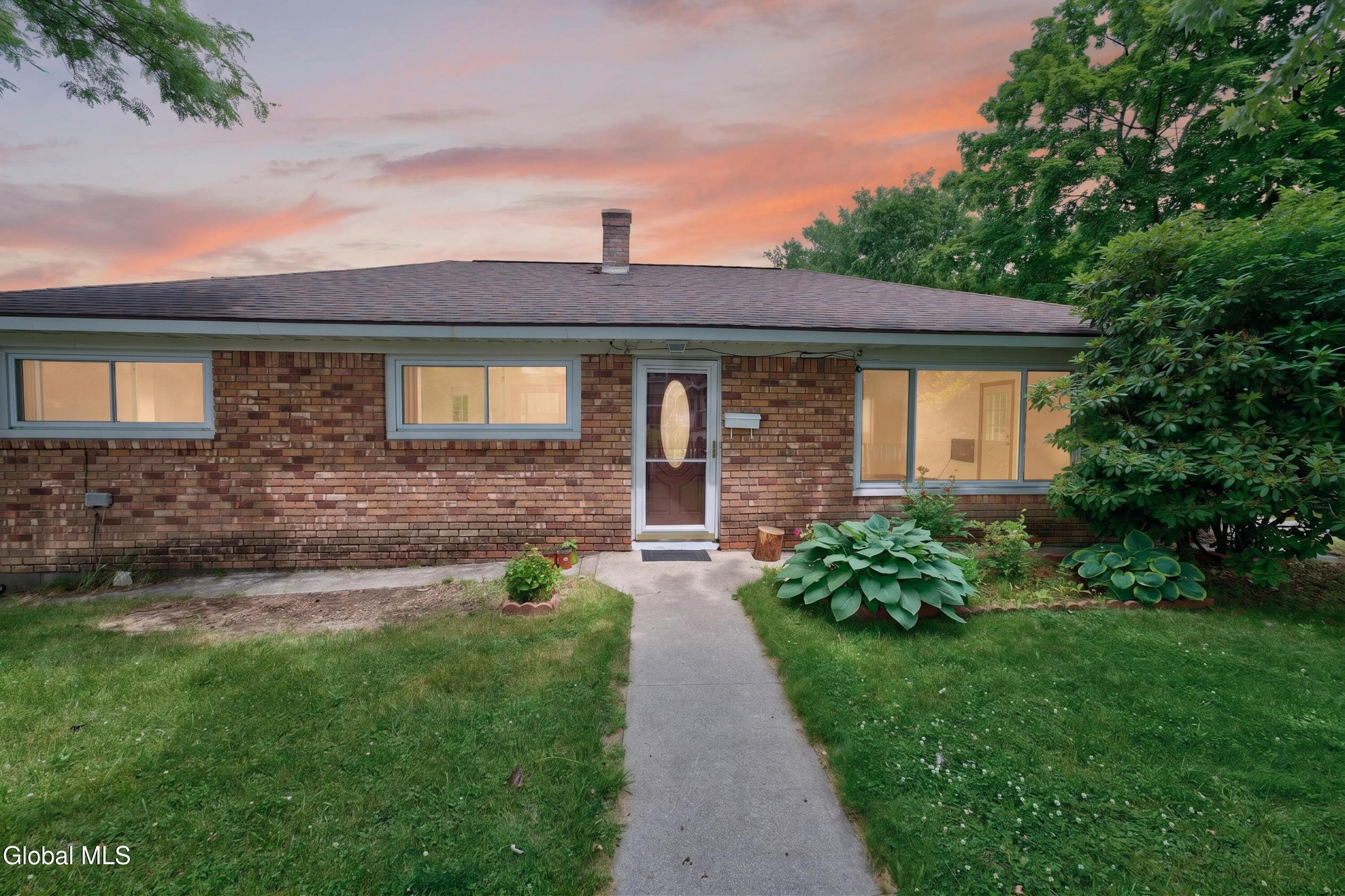 37 Marwill Street Albany, NY 12209 - Photo 2 of 33 0 Front 1twilight