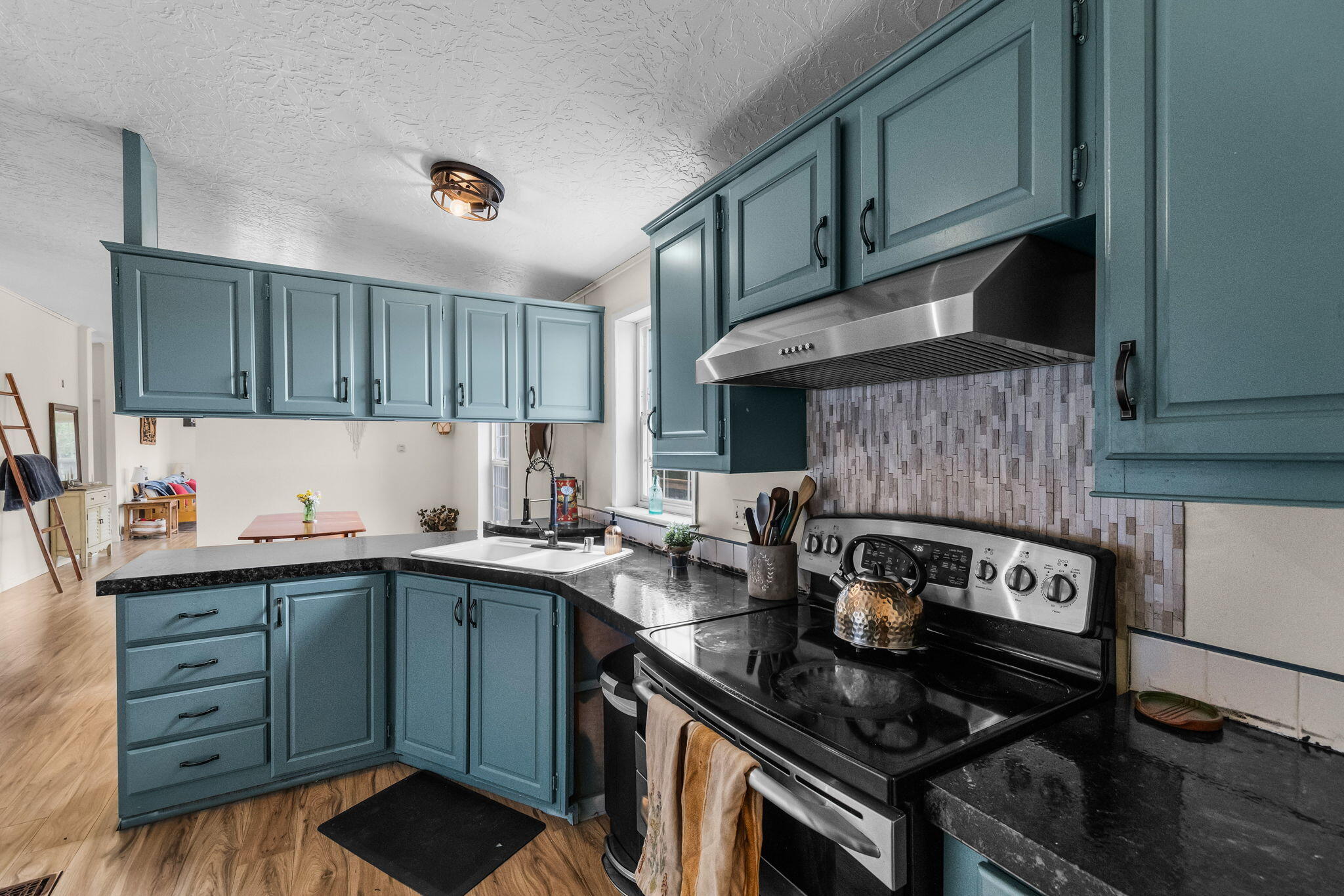 151772 Beal Road La Pine, OR 97739 - Photo 15 of 35 Kitchen