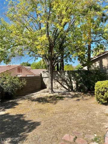 $2,045 | 10733 Esk Drive, Las Vegas, NV 89144