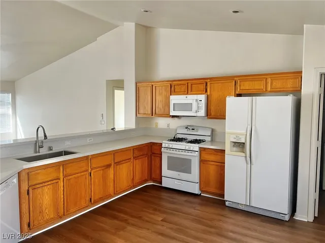 $2,045 | 10733 Esk Drive, Las Vegas, NV 89144