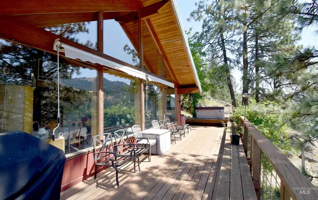 $489,000 | 1801 Old Peck Grade, Lenore, ID 83541