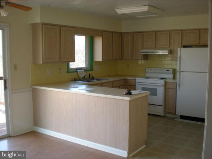 246 Sugar Maple Road Front Royal, VA 22630 - Photo 8 of 12 Kitchen