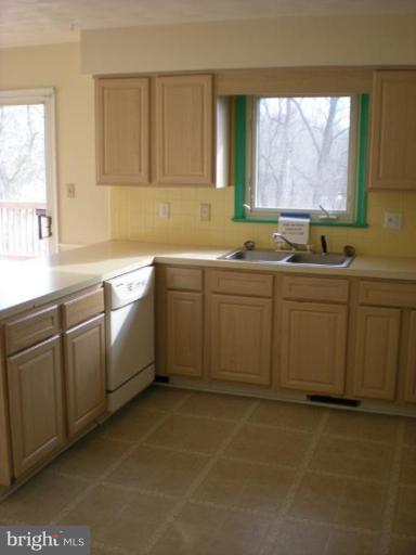 246 Sugar Maple Road Front Royal, VA 22630 - Photo 9 of 12 Kitchen #2