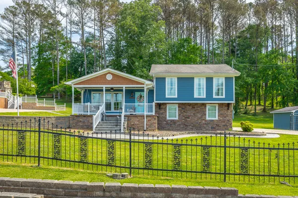 $400,000 | 133 County Road 206, Bridgeport, AL 35740