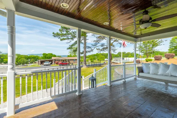 $400,000 | 133 County Road 206, Bridgeport, AL 35740