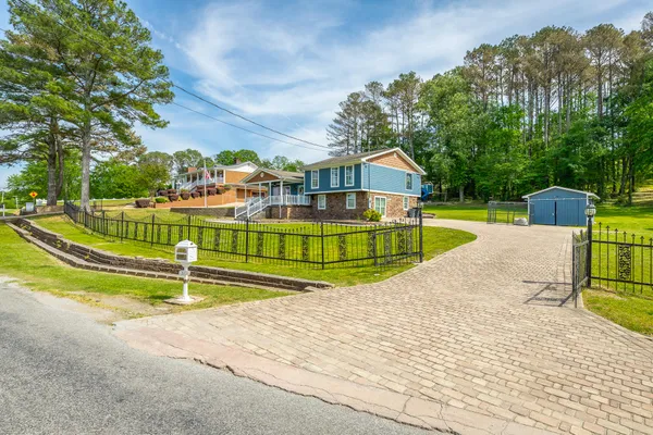 $400,000 | 133 County Road 206, Bridgeport, AL 35740