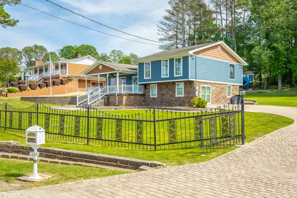 $400,000 | 133 County Road 206, Bridgeport, AL 35740