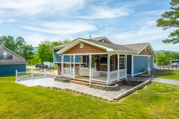 $400,000 | 133 County Road 206, Bridgeport, AL 35740