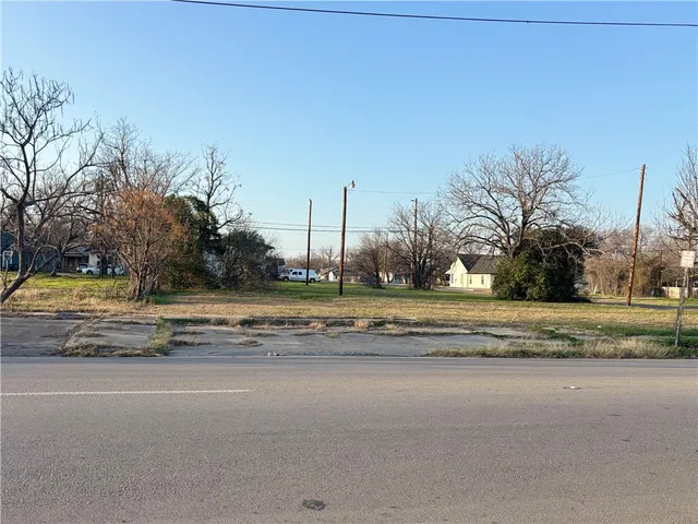 $42,000 | 1611 Herring Avenue, Waco, TX 76708