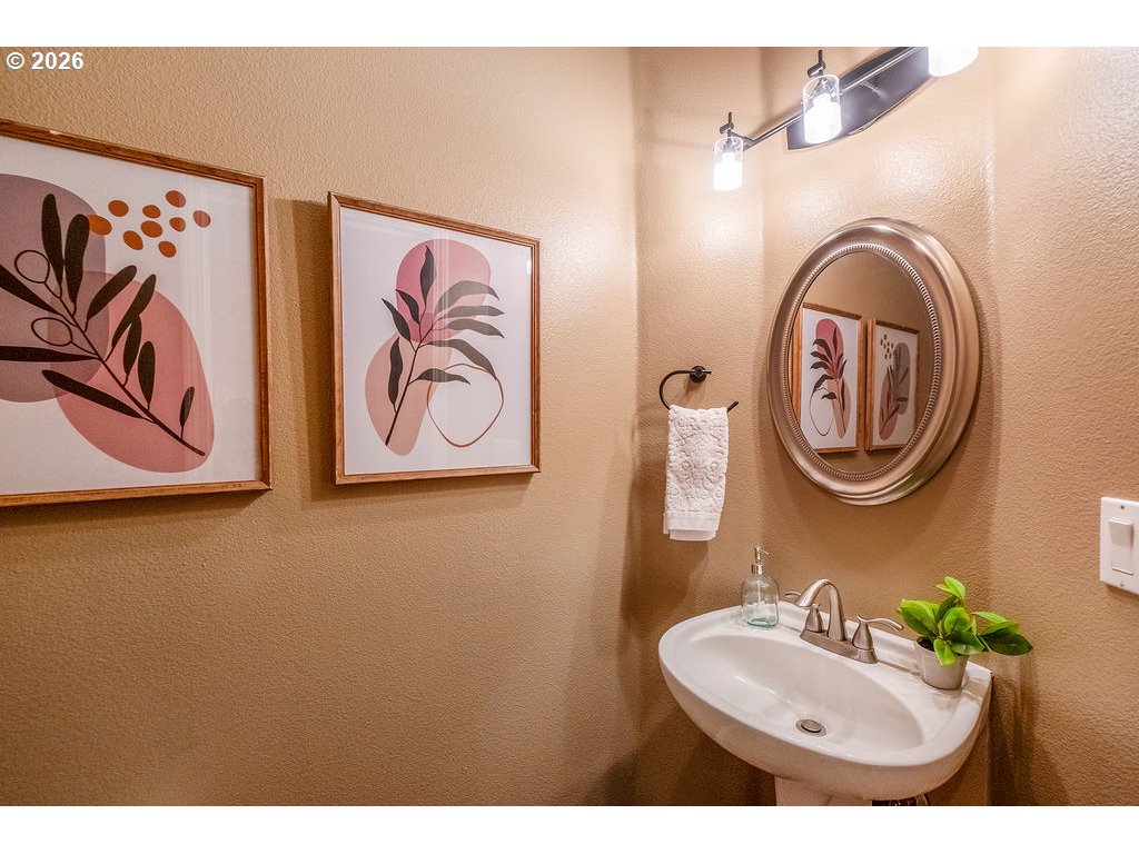 15520 Southwest Neptune Lane Beaverton, OR 97007 - Photo 14 of 29