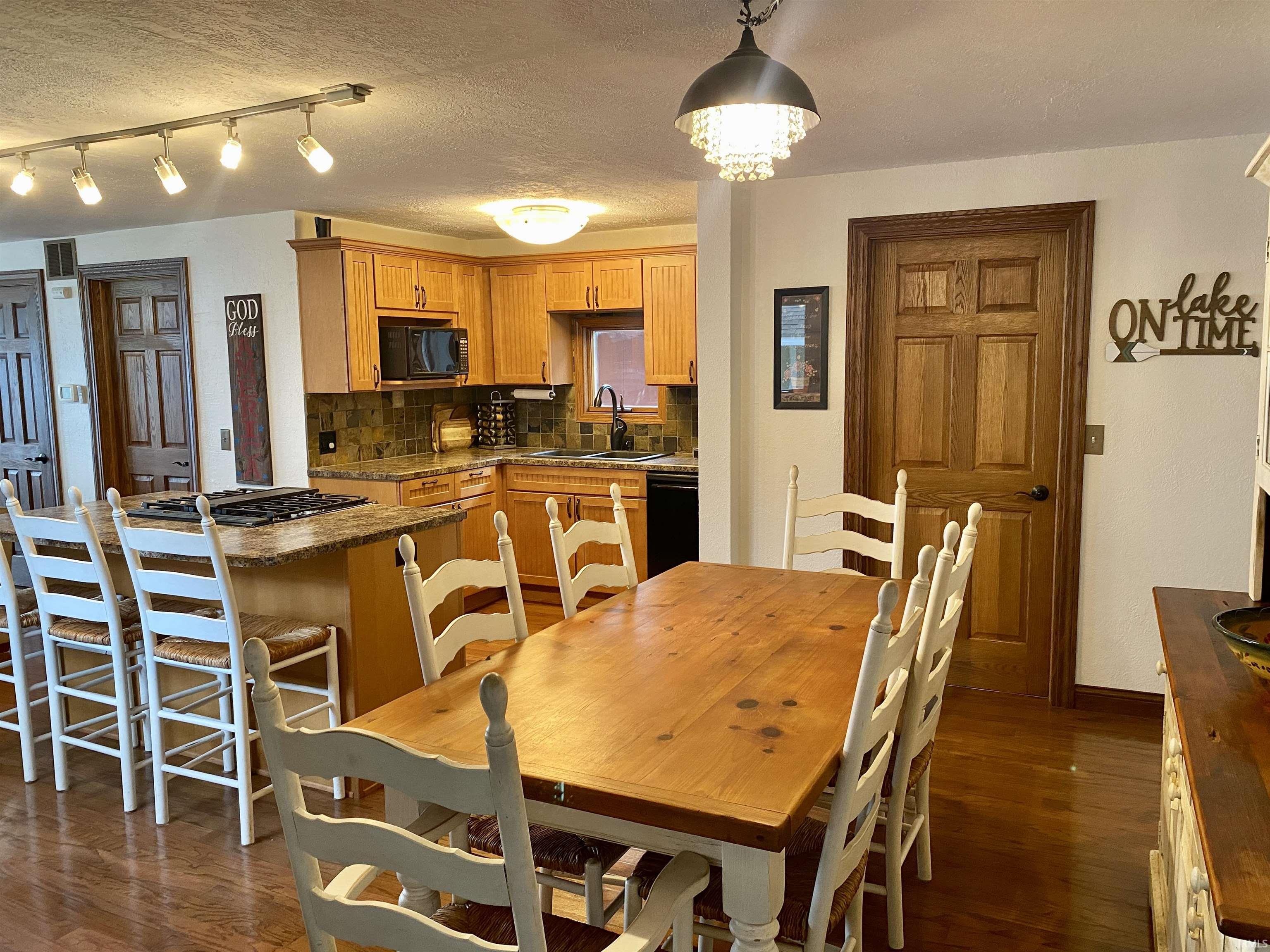 2018 Wolfs Point Drive Rochester, IN 46975 - Photo 6 of 32 Gallery Image 6