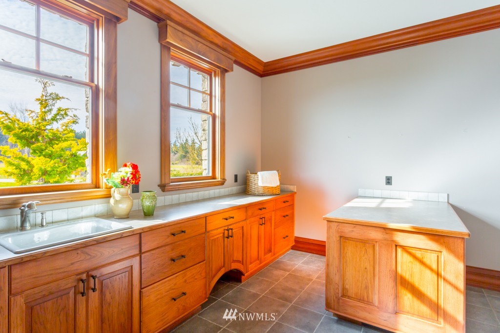 1018 North Good Road Camano Island, WA 98282 - Photo 9 of 25 Gallery Image 9