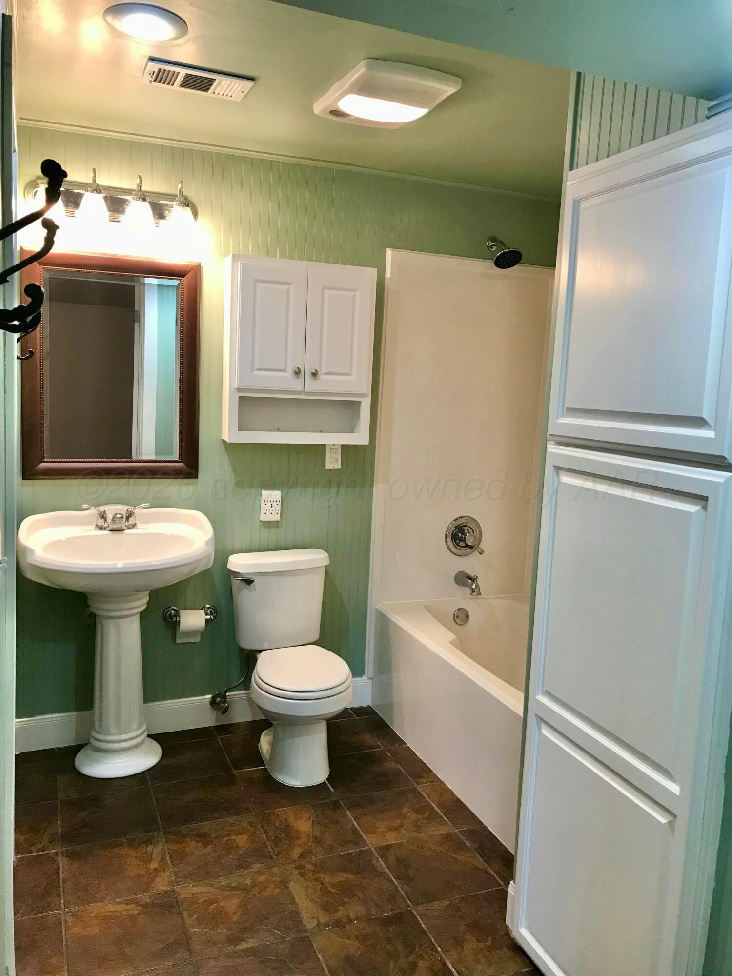 2002 8th Avenue Canyon, TX 79015 - Photo 9 of 11 Bathroom