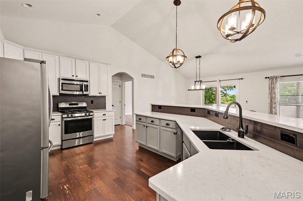1258 Spring Lilly Drive High Ridge, MO 63049 - Photo 7 of 70