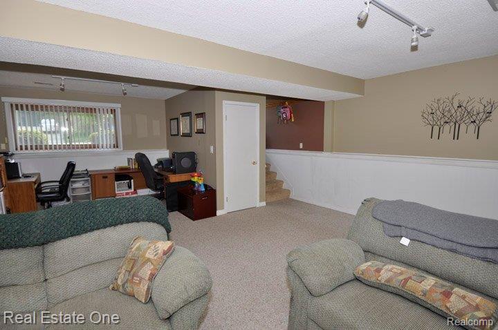 535 Glenwyth Road Brighton, MI 48116 - Photo 15 of 20 Family with Office