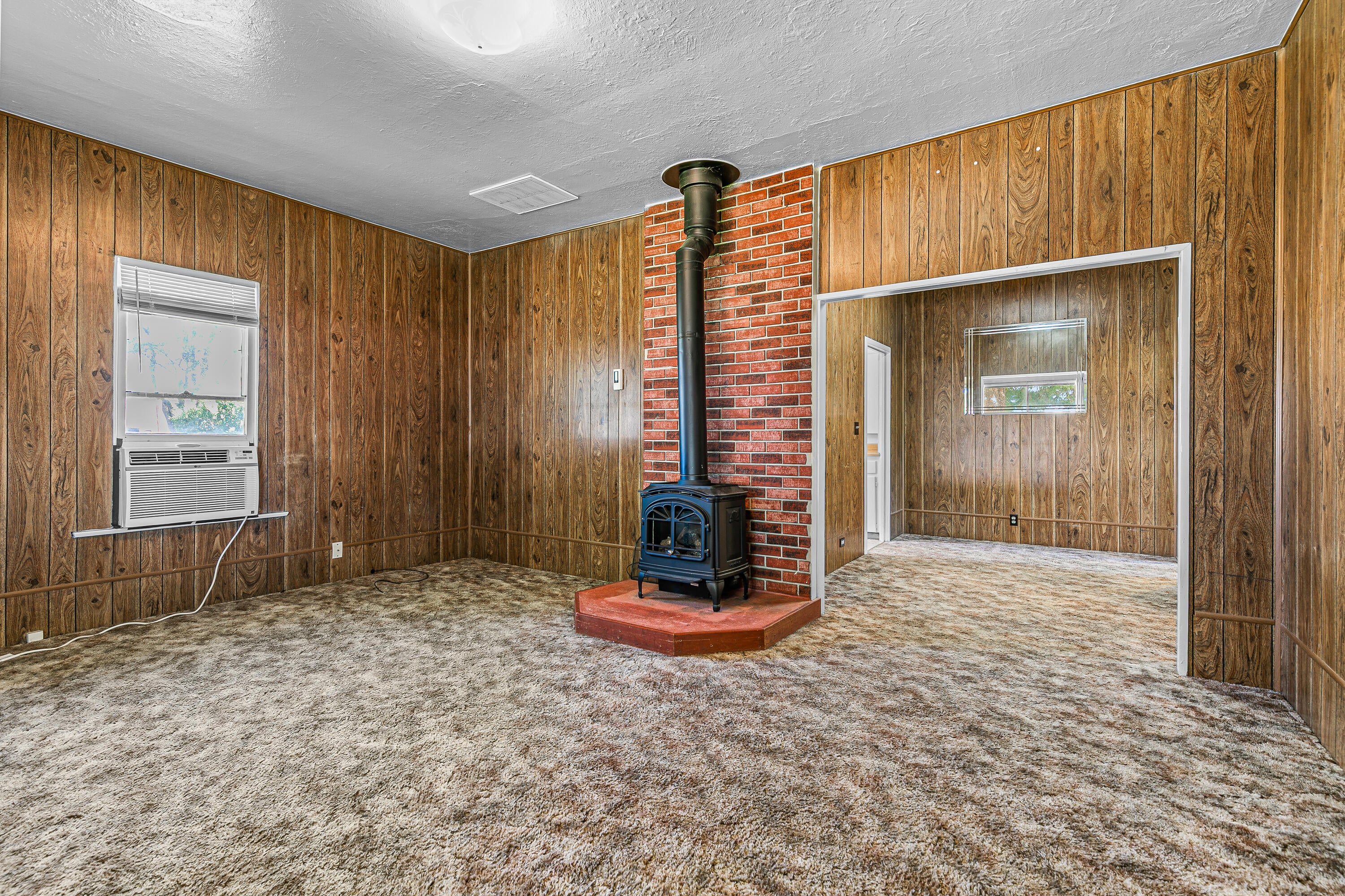 144 Reese Creek Road Eagle Point, OR 97524 - Photo 5 of 39 9R9A3336