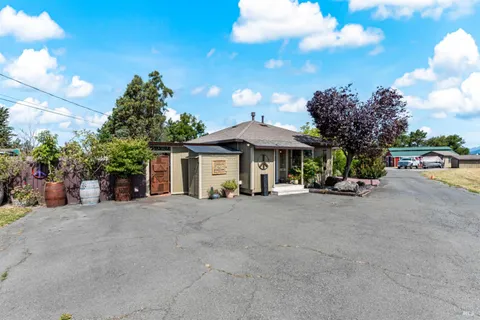 $2,495,000 | 8571 Brand Lane, Penngrove, CA 94951
