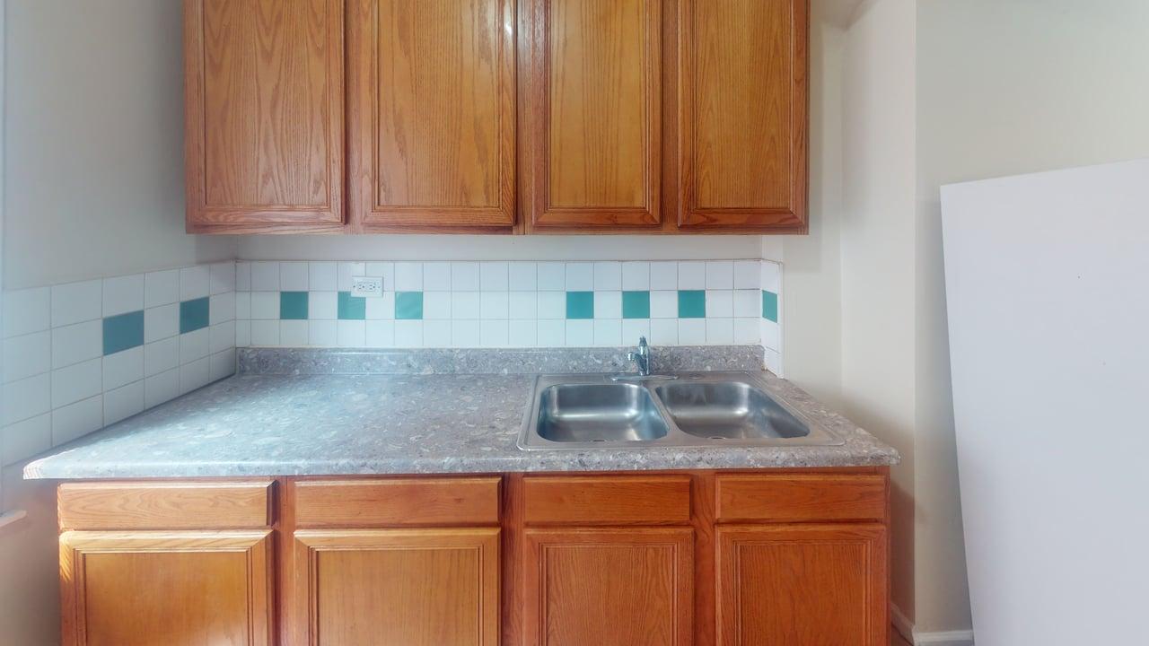 823 West 83rd Street, Unit 2N Chicago, IL 60620 - Photo 6 of 8