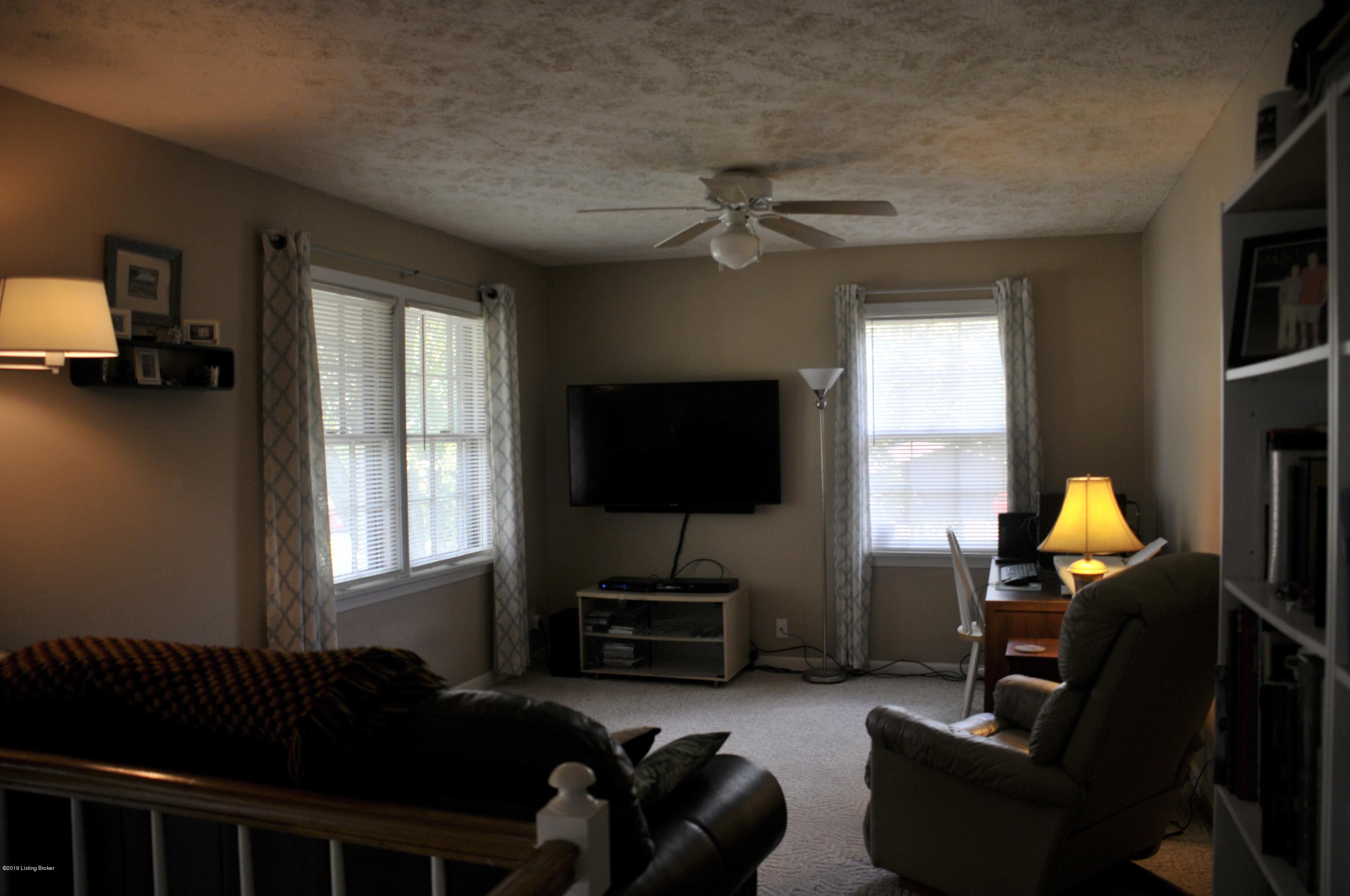 715 Flicker Road Louisville, KY 40214 - Photo 3 of 28 _DSC6515