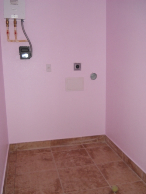 8 Pelican Road Key Largo, FL 33037 - Photo 15 of 17 Laundry Room