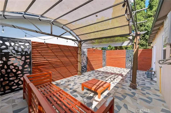$1,499,888 | 261 North Oak Avenue, Pasadena, CA 91107