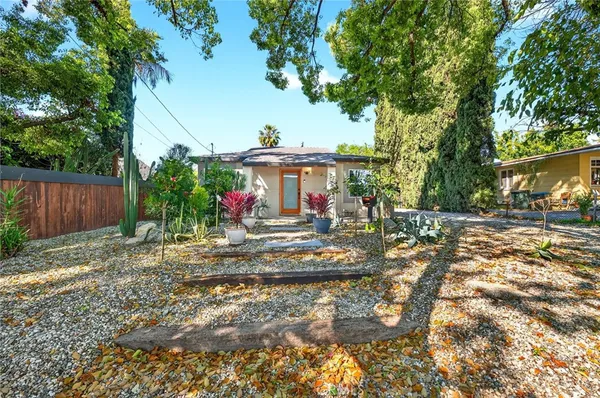 $1,499,888 | 261 North Oak Avenue, Pasadena, CA 91107