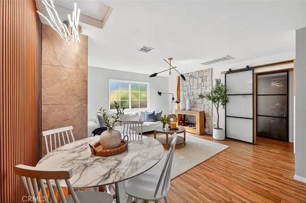 $1,499,888 | 261 North Oak Avenue, Pasadena, CA 91107