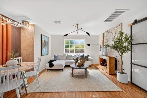 $1,499,888 | 261 North Oak Avenue, Pasadena, CA 91107