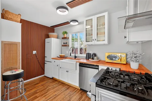 $1,499,888 | 261 North Oak Avenue, Pasadena, CA 91107