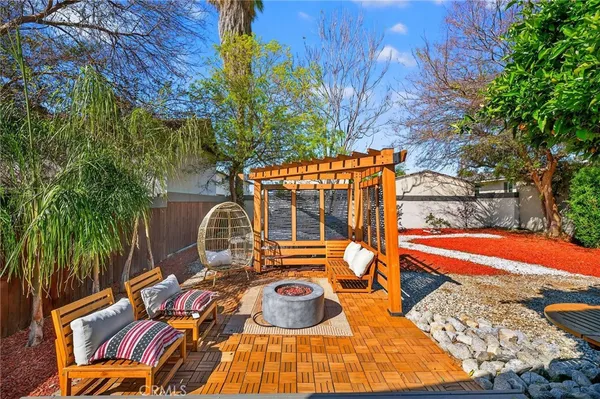 $1,499,888 | 261 North Oak Avenue, Pasadena, CA 91107