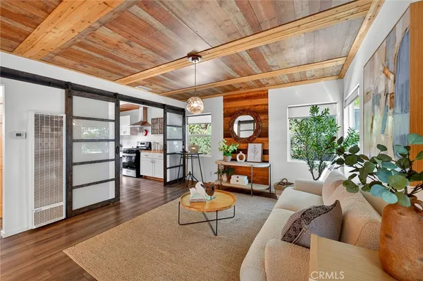 $1,499,888 | 261 North Oak Avenue, Pasadena, CA 91107