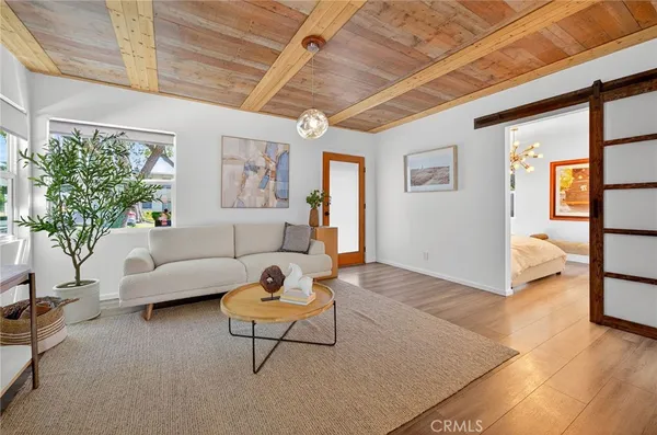 $1,499,888 | 261 North Oak Avenue, Pasadena, CA 91107